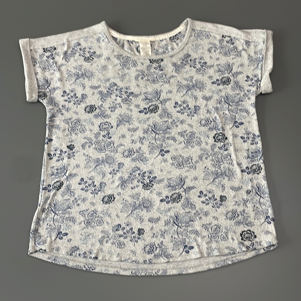 Lucky Brand Blue Gray Floral Women’s Shirt Sz L Large rolled sleeve t-shirt